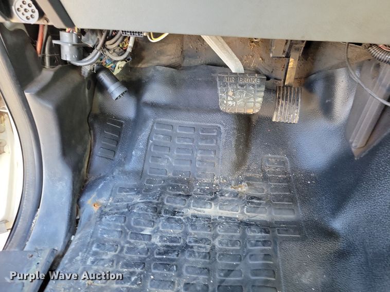 image for item OH9407 2011 Ford F650 Super Duty bucket truck