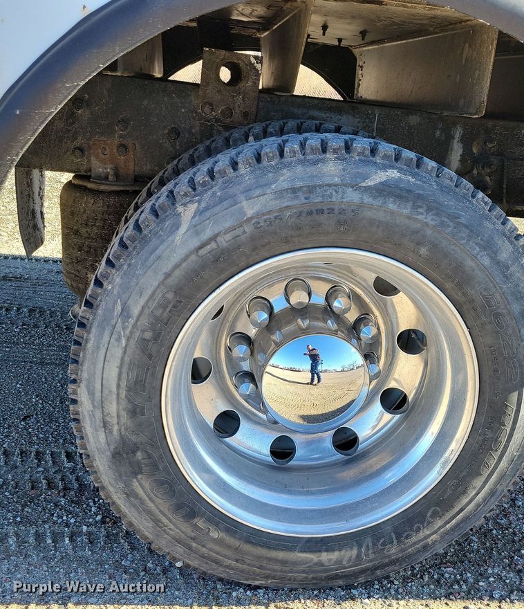 image for item OH9407 2011 Ford F650 Super Duty bucket truck