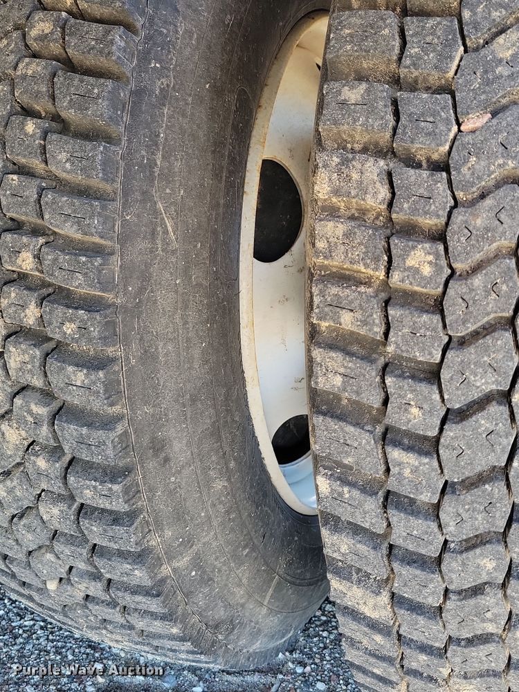 image for item OH9407 2011 Ford F650 Super Duty bucket truck