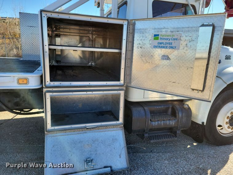 image for item OH9408 1999 International  4700 bucket truck