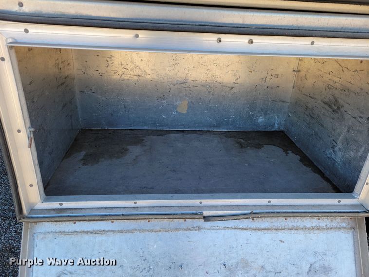 image for item OH9408 1999 International  4700 bucket truck