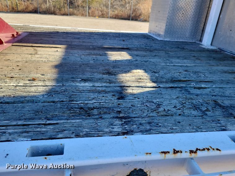 image for item OH9408 1999 International  4700 bucket truck