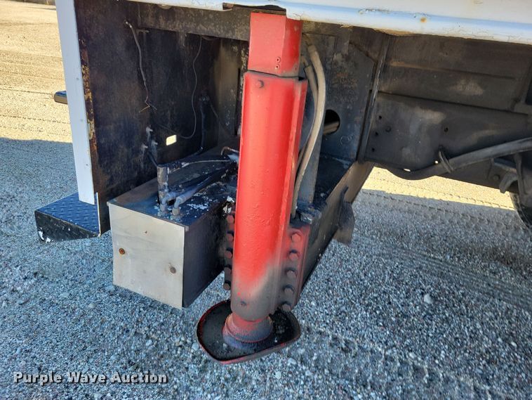 image for item OH9408 1999 International  4700 bucket truck