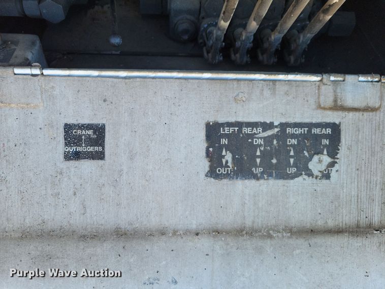 image for item OH9408 1999 International  4700 bucket truck