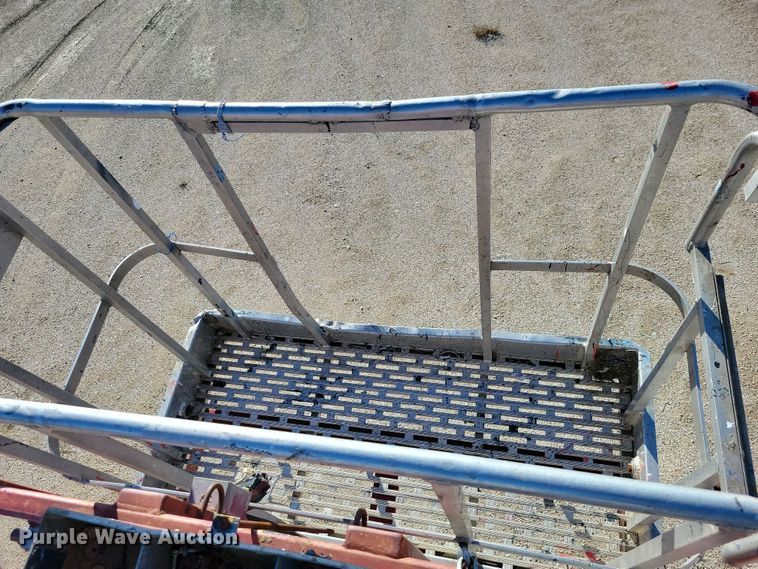 image for item OH9408 1999 International  4700 bucket truck