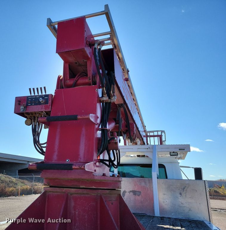 image for item OH9408 1999 International  4700 bucket truck