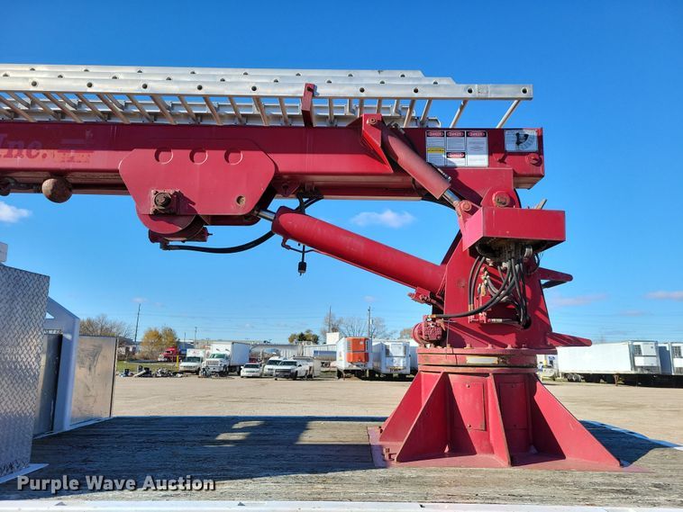 image for item OH9408 1999 International  4700 bucket truck