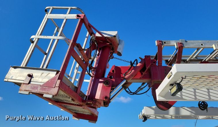 image for item OH9408 1999 International  4700 bucket truck
