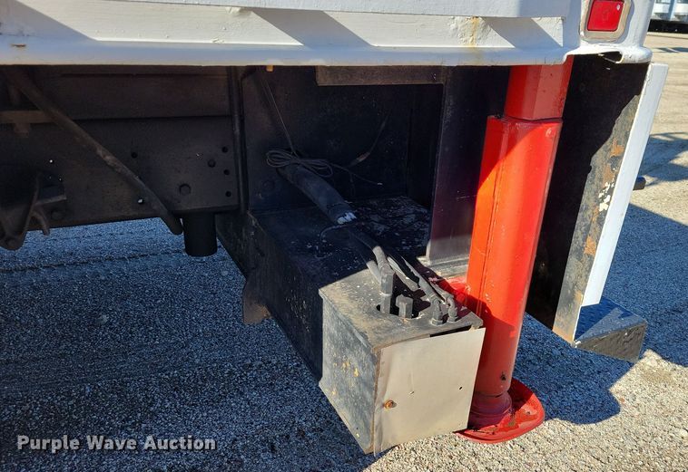 image for item OH9408 1999 International  4700 bucket truck