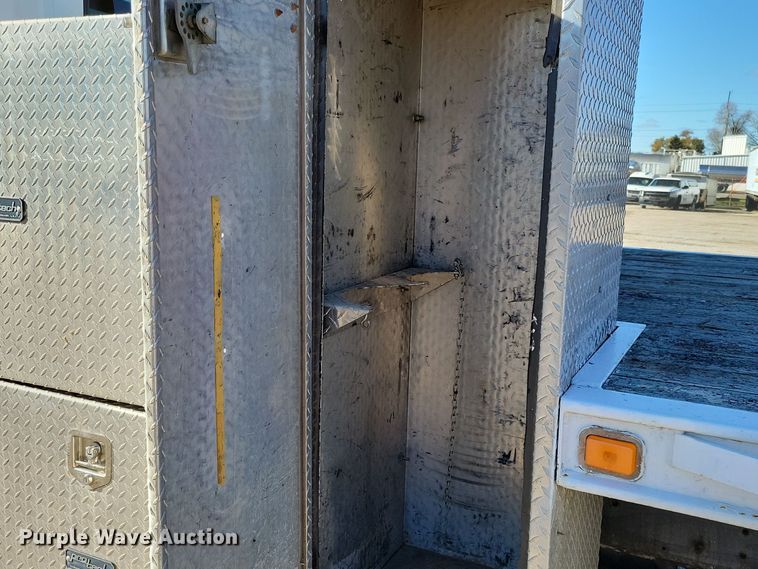 image for item OH9408 1999 International  4700 bucket truck