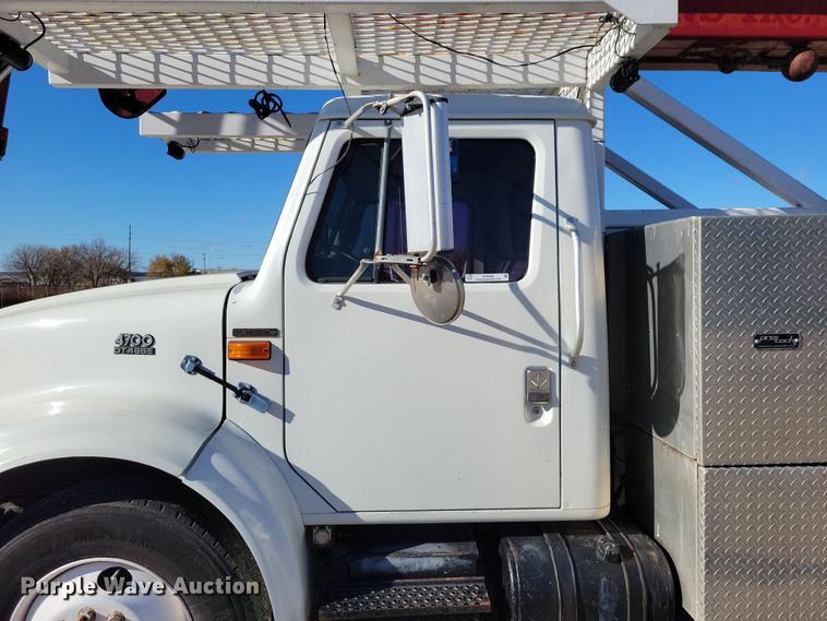 image for item OH9408 1999 International  4700 bucket truck