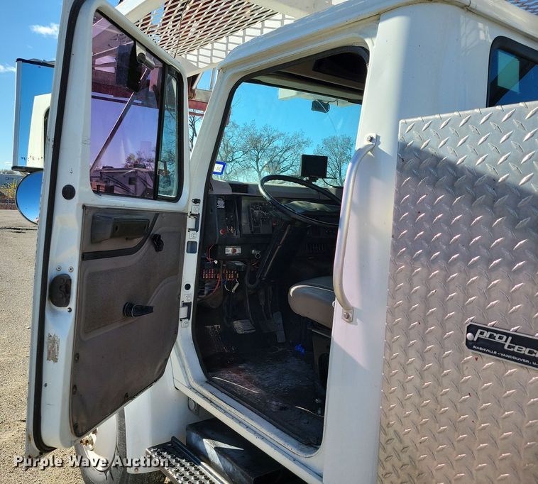 image for item OH9408 1999 International  4700 bucket truck