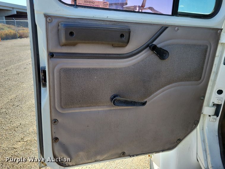 image for item OH9408 1999 International  4700 bucket truck