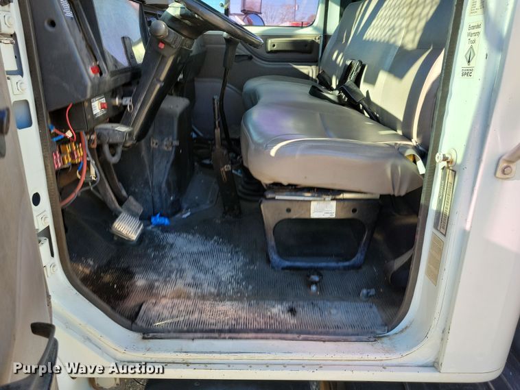 image for item OH9408 1999 International  4700 bucket truck