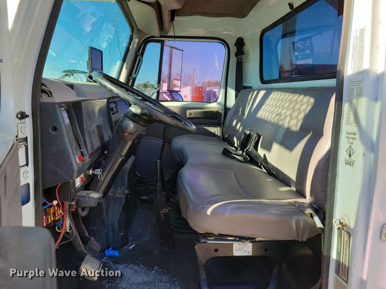 image for item OH9408 1999 International  4700 bucket truck