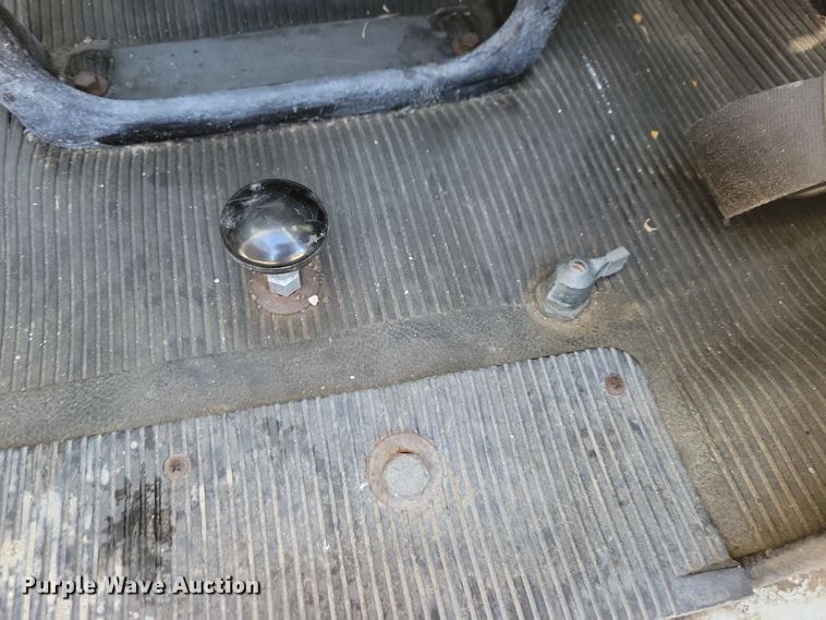 image for item OH9408 1999 International  4700 bucket truck