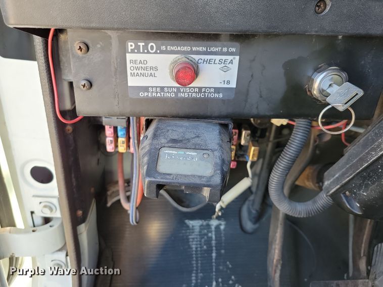 image for item OH9408 1999 International  4700 bucket truck