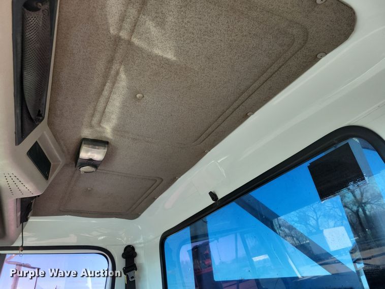 image for item OH9408 1999 International  4700 bucket truck