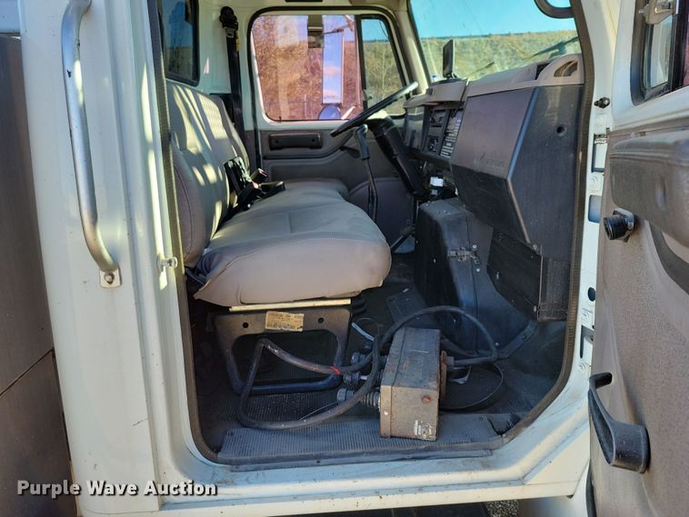 image for item OH9408 1999 International  4700 bucket truck