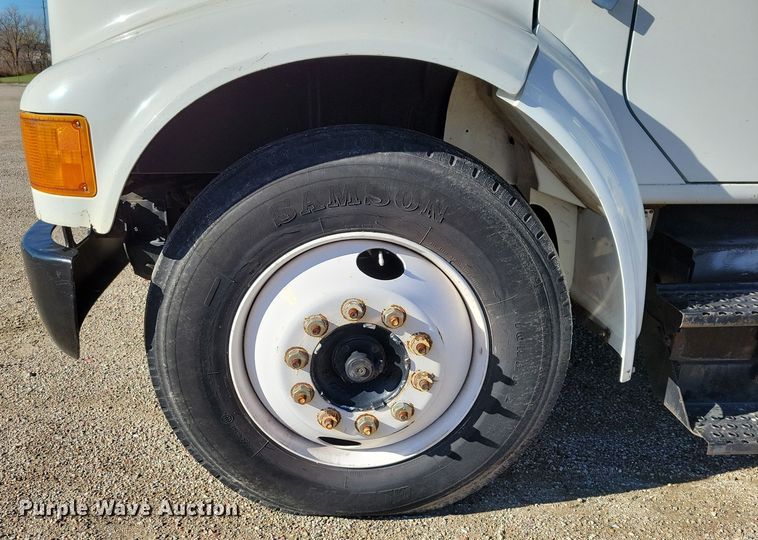 image for item OH9408 1999 International  4700 bucket truck