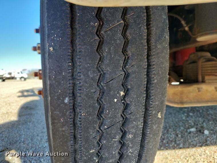 image for item OH9408 1999 International  4700 bucket truck