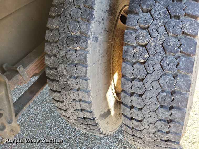 image for item OH9408 1999 International  4700 bucket truck