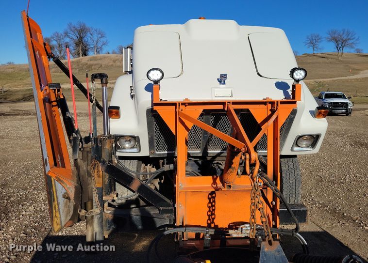 image for item OH9414 1981 International  S2500 dump truck