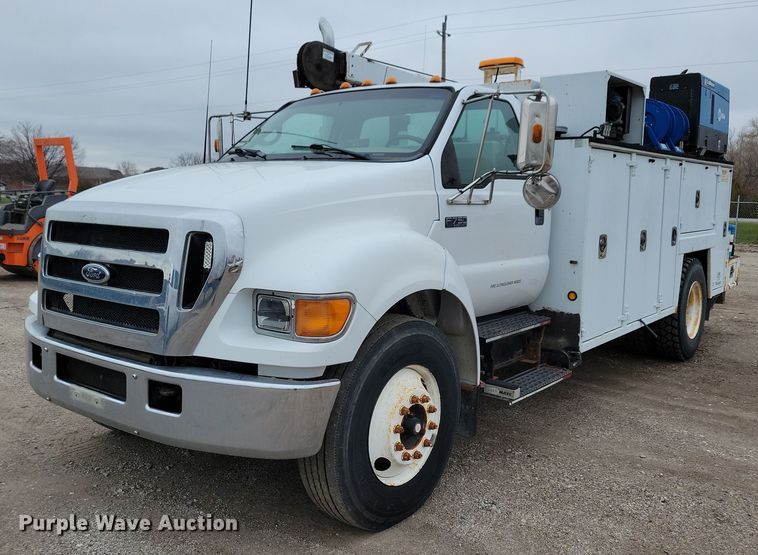 image for item OH9416 2004 Ford F750 utility / service truck