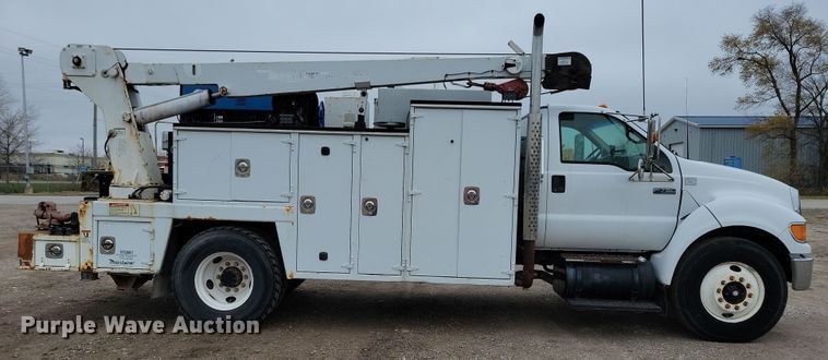 image for item OH9416 2004 Ford F750 utility / service truck