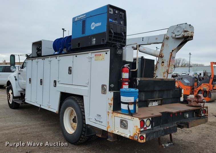 image for item OH9416 2004 Ford F750 utility / service truck