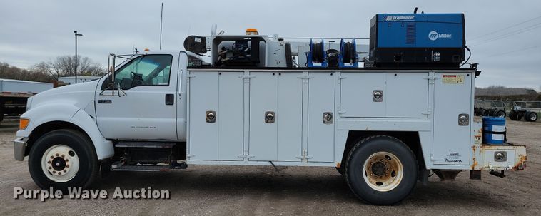 image for item OH9416 2004 Ford F750 utility / service truck