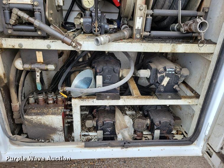 image for item OH9416 2004 Ford F750 utility / service truck