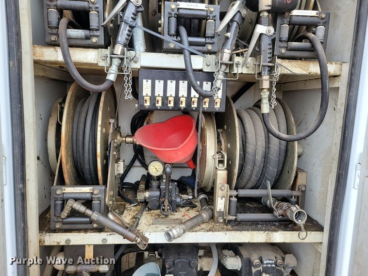 image for item OH9416 2004 Ford F750 utility / service truck