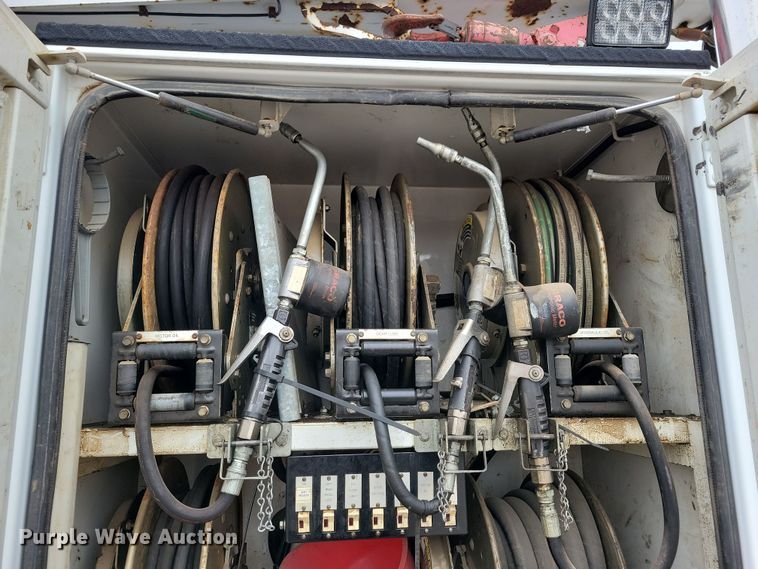 image for item OH9416 2004 Ford F750 utility / service truck