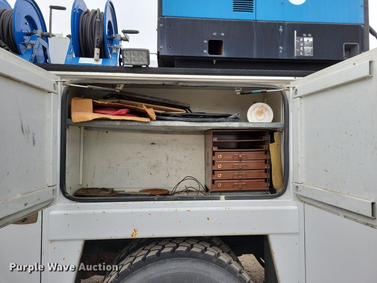 image for item OH9416 2004 Ford F750 utility / service truck