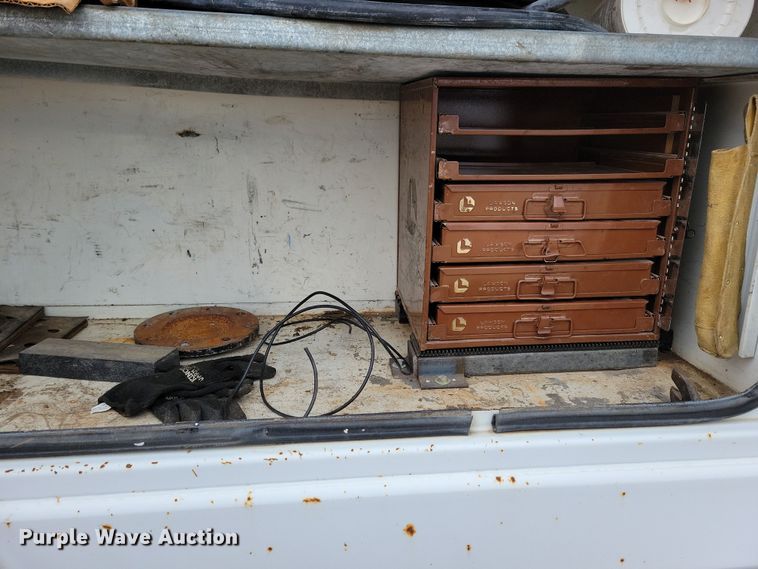 image for item OH9416 2004 Ford F750 utility / service truck