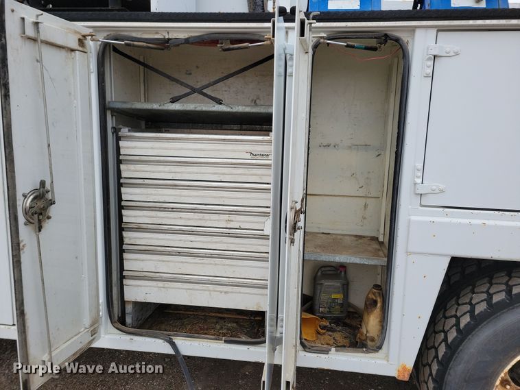 image for item OH9416 2004 Ford F750 utility / service truck