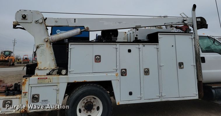 image for item OH9416 2004 Ford F750 utility / service truck