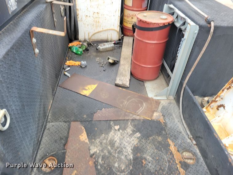 image for item OH9416 2004 Ford F750 utility / service truck