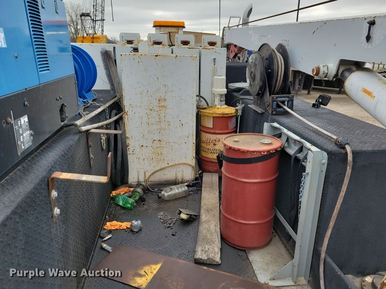 image for item OH9416 2004 Ford F750 utility / service truck