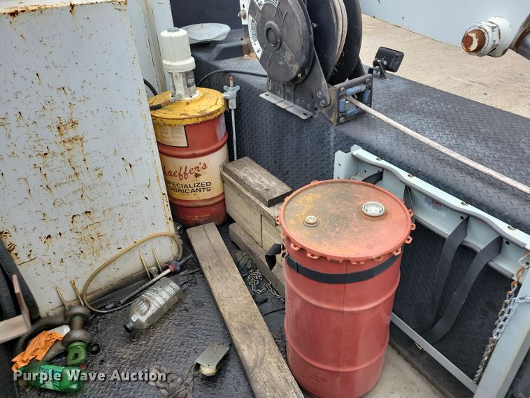 image for item OH9416 2004 Ford F750 utility / service truck