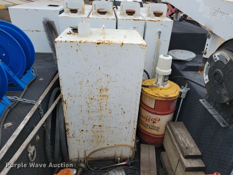 image for item OH9416 2004 Ford F750 utility / service truck