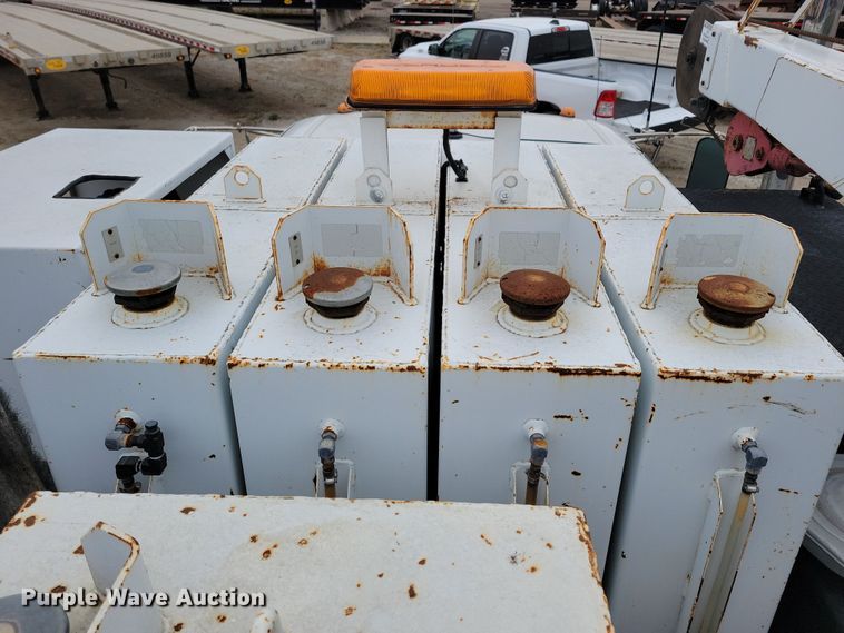 image for item OH9416 2004 Ford F750 utility / service truck