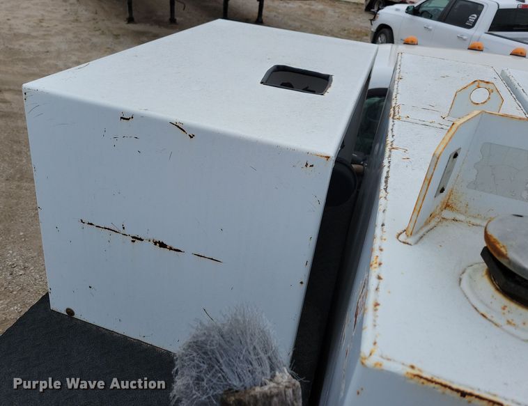 image for item OH9416 2004 Ford F750 utility / service truck