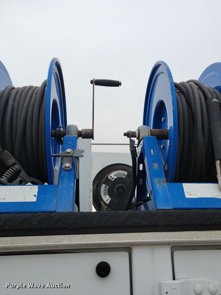 image for item OH9416 2004 Ford F750 utility / service truck