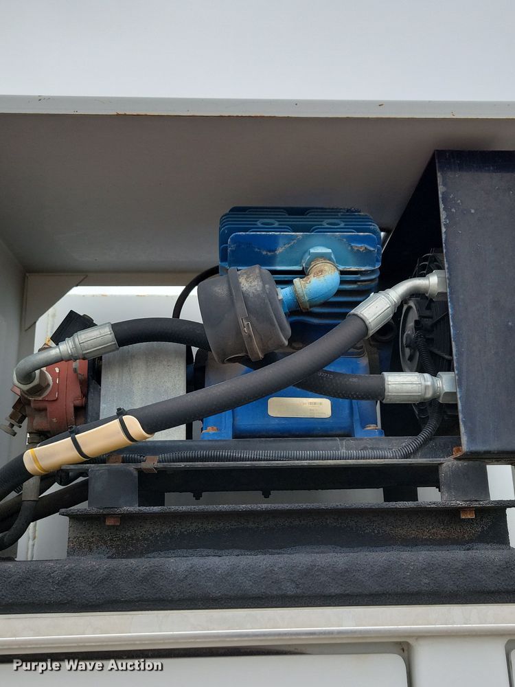 image for item OH9416 2004 Ford F750 utility / service truck