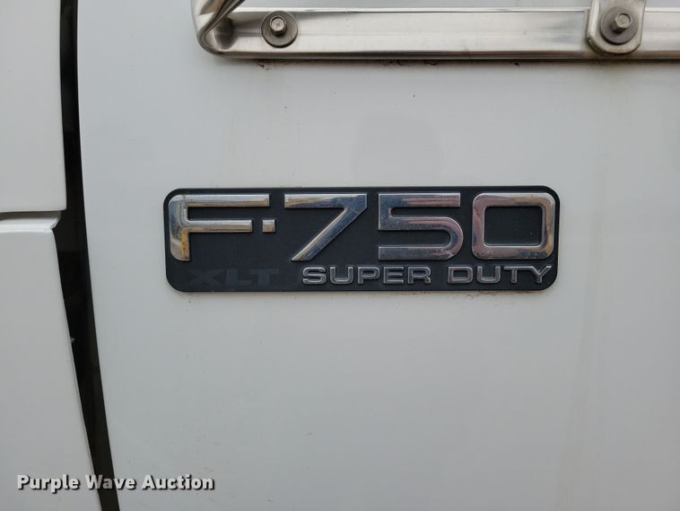 image for item OH9416 2004 Ford F750 utility / service truck