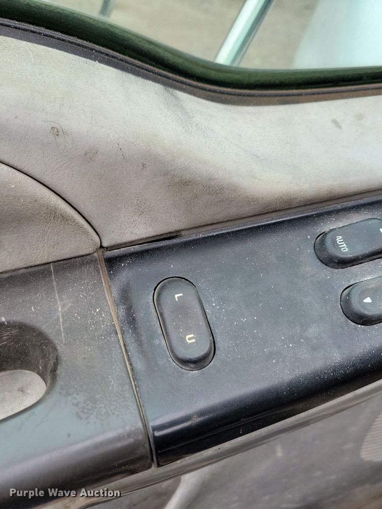 image for item OH9416 2004 Ford F750 utility / service truck