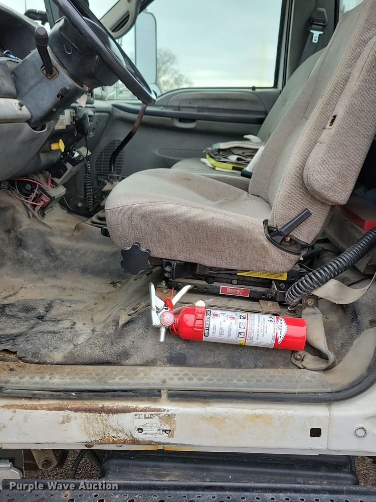 image for item OH9416 2004 Ford F750 utility / service truck