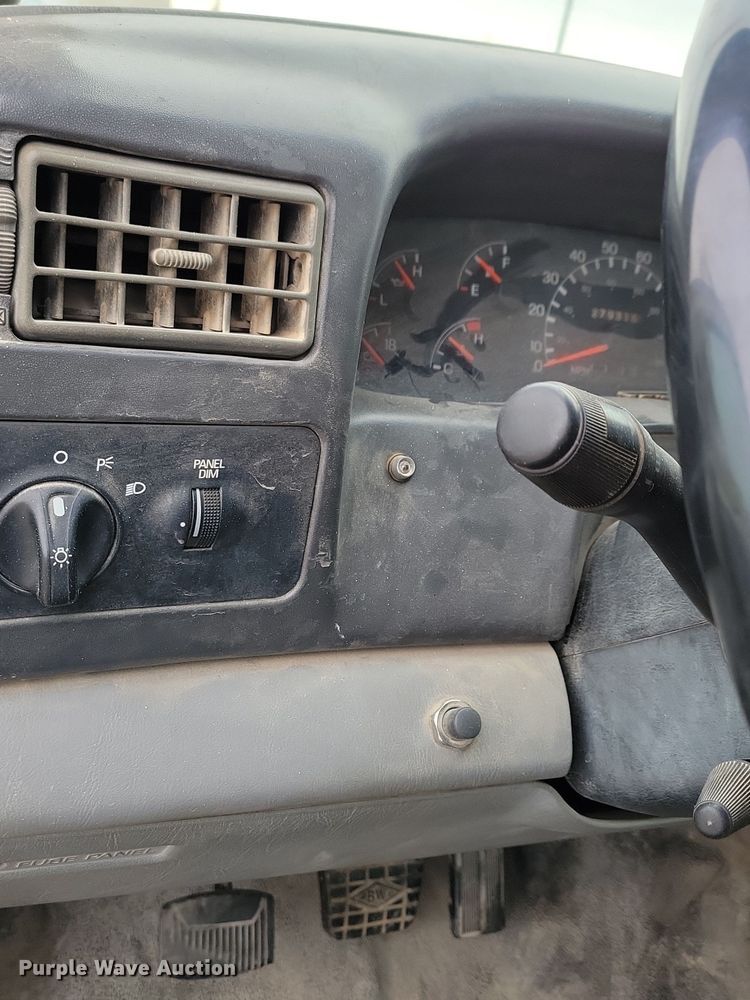 image for item OH9416 2004 Ford F750 utility / service truck